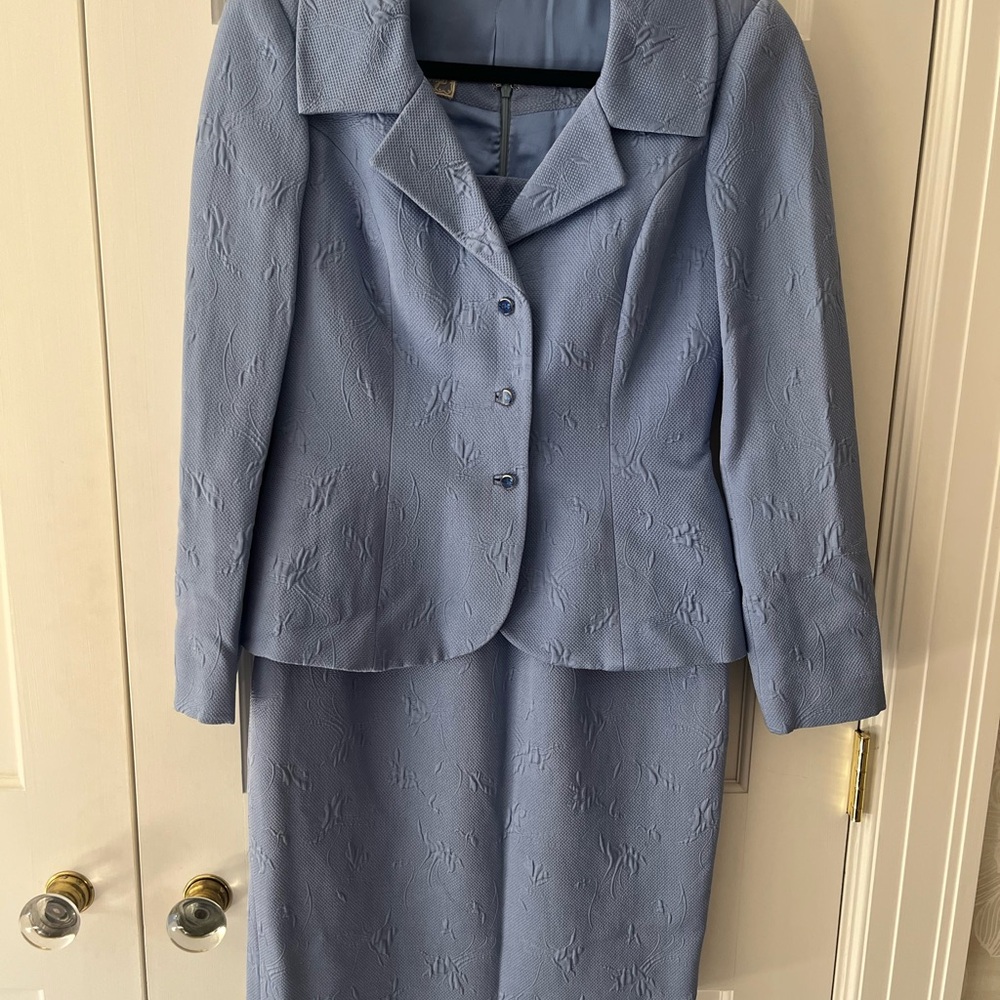 Saks Fifth Avenue/Peggy Jennings Blue Textured jacket. Dress listed separately.